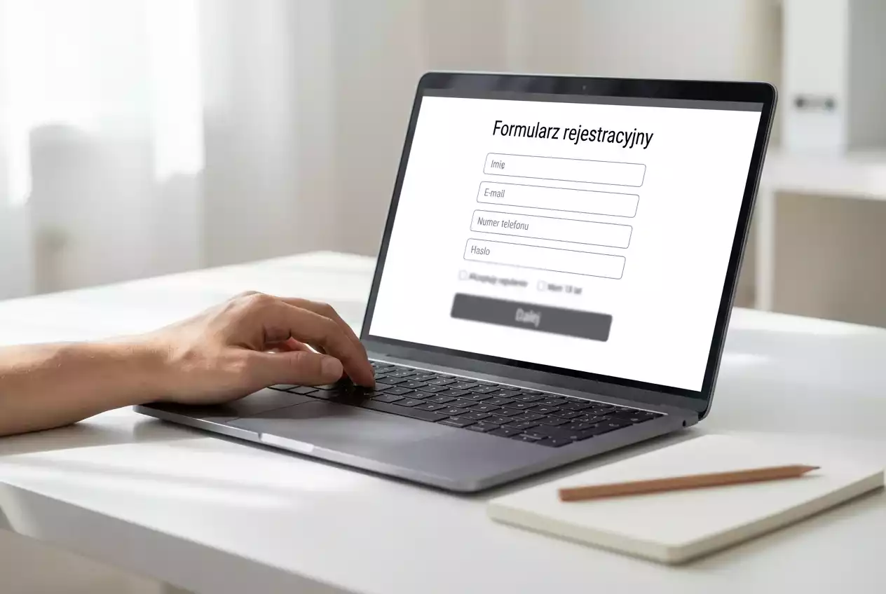Ekran laptopa z otwartym formularzem rejestracyjnym